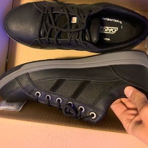 Men’s Dakota steel toe shoes size 9.5
